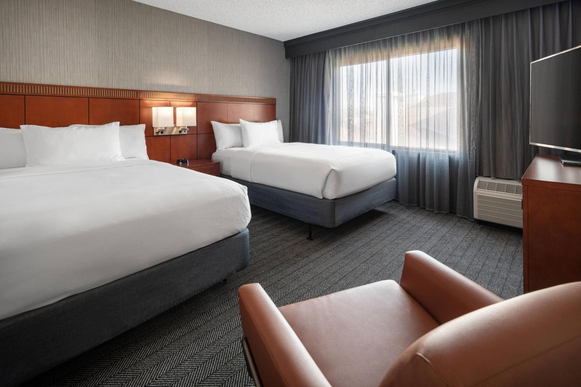 One-Bedroom Suite with Sofa Bed and Balcony,1706274521:JPEG